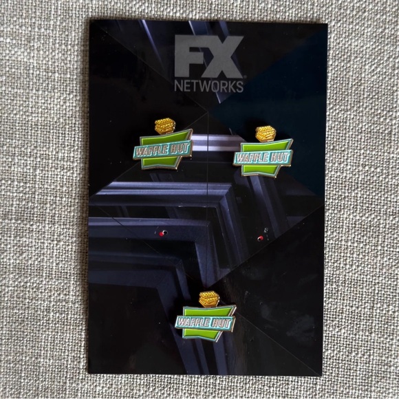 Brand New Fargo Waffle Hut SDCC 2015 Pins Promo San Diego Comic Con FX Networks - Picture 1 of 7